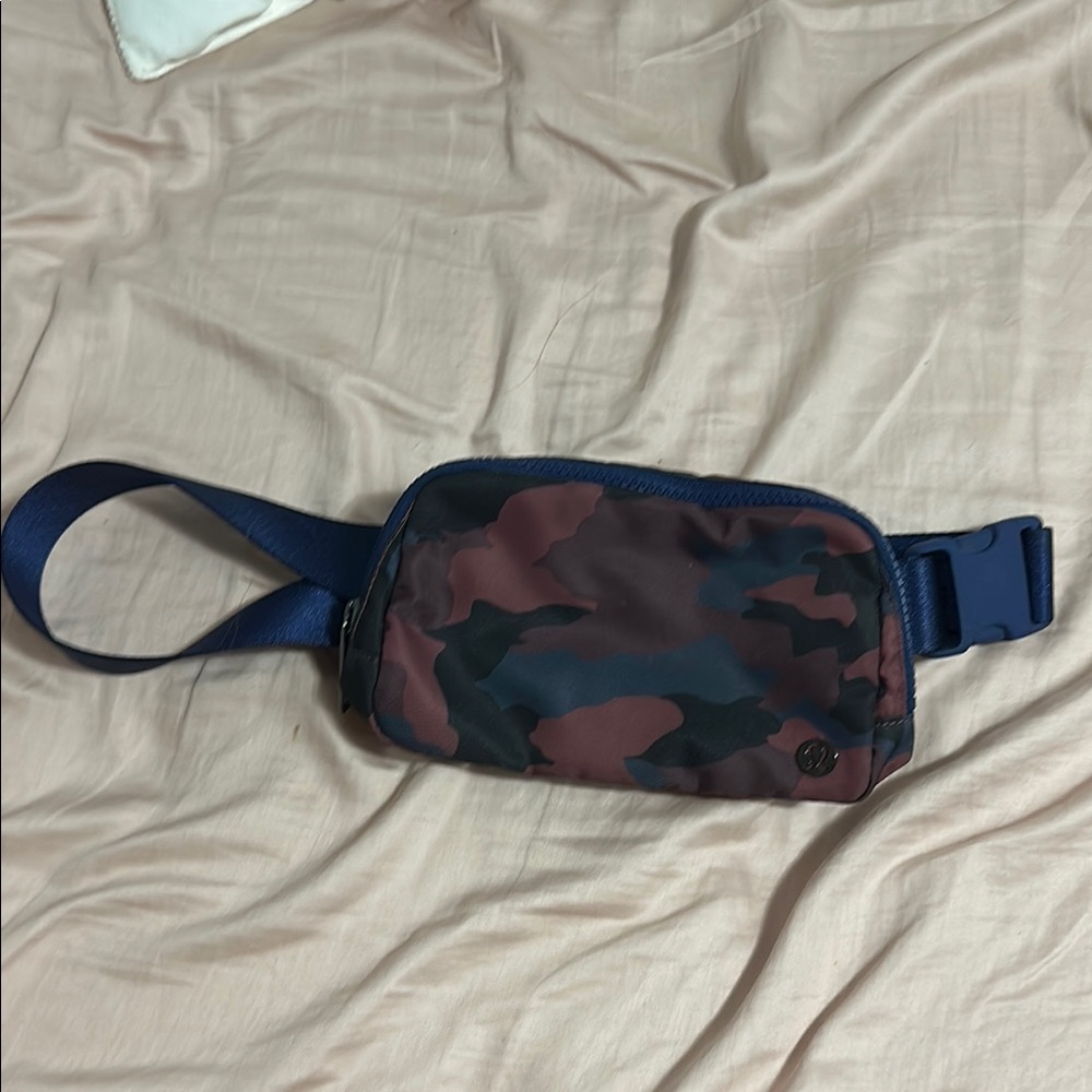 lululemon athletica Camo Belt Bag